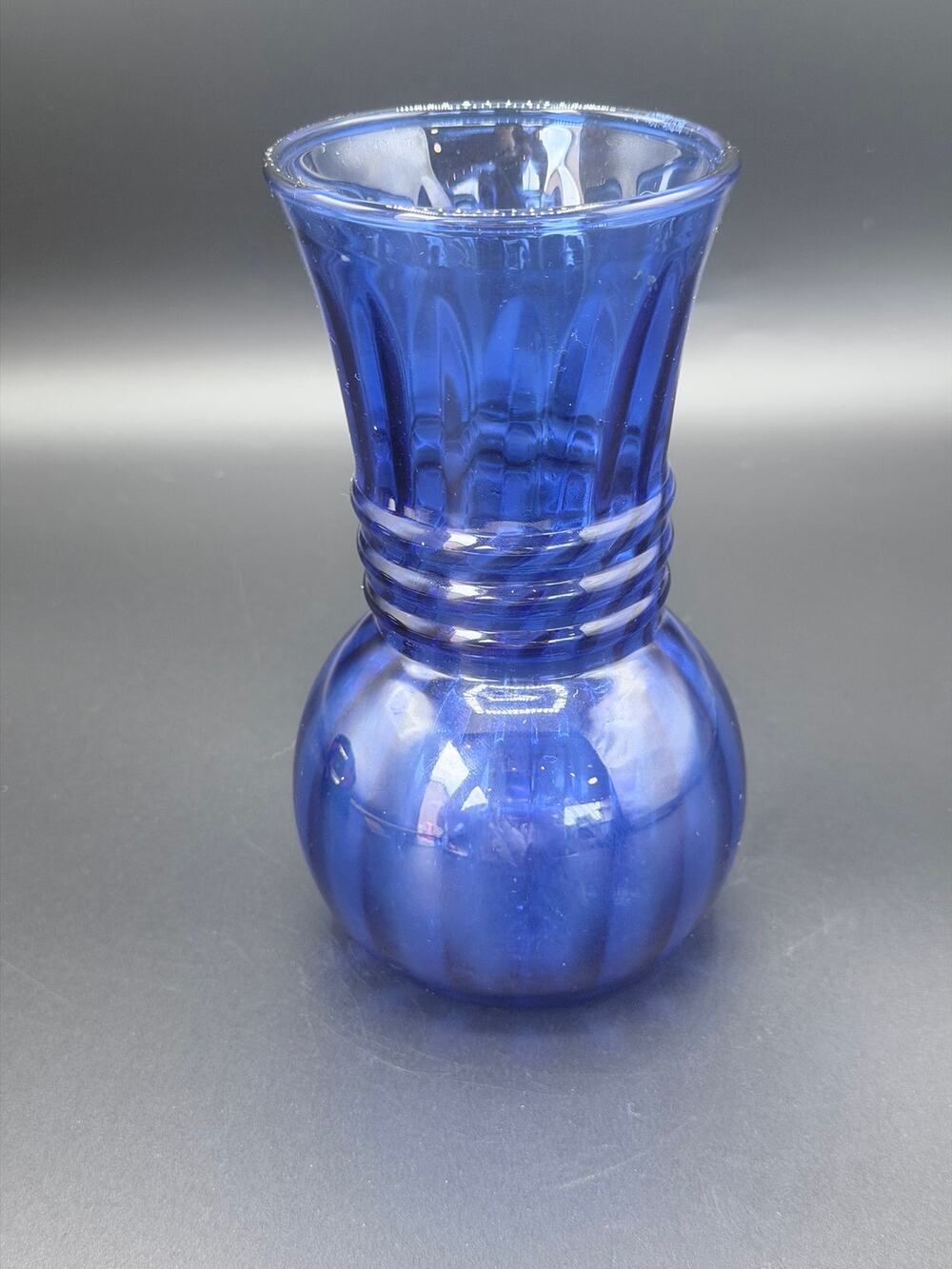 Vintage Indiana Glass Cobalt Blue Swirl Ribbed Ring Bud Vase 6.75 Inch